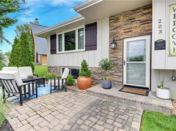 203 L St, Lees Summit, MO 64086