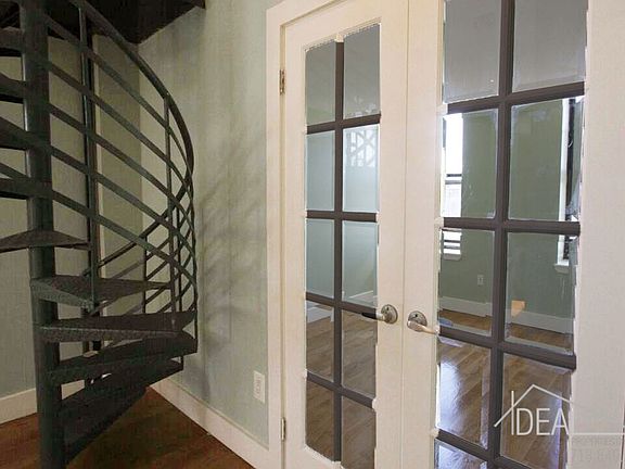 4th image of 914 Broadway #0A