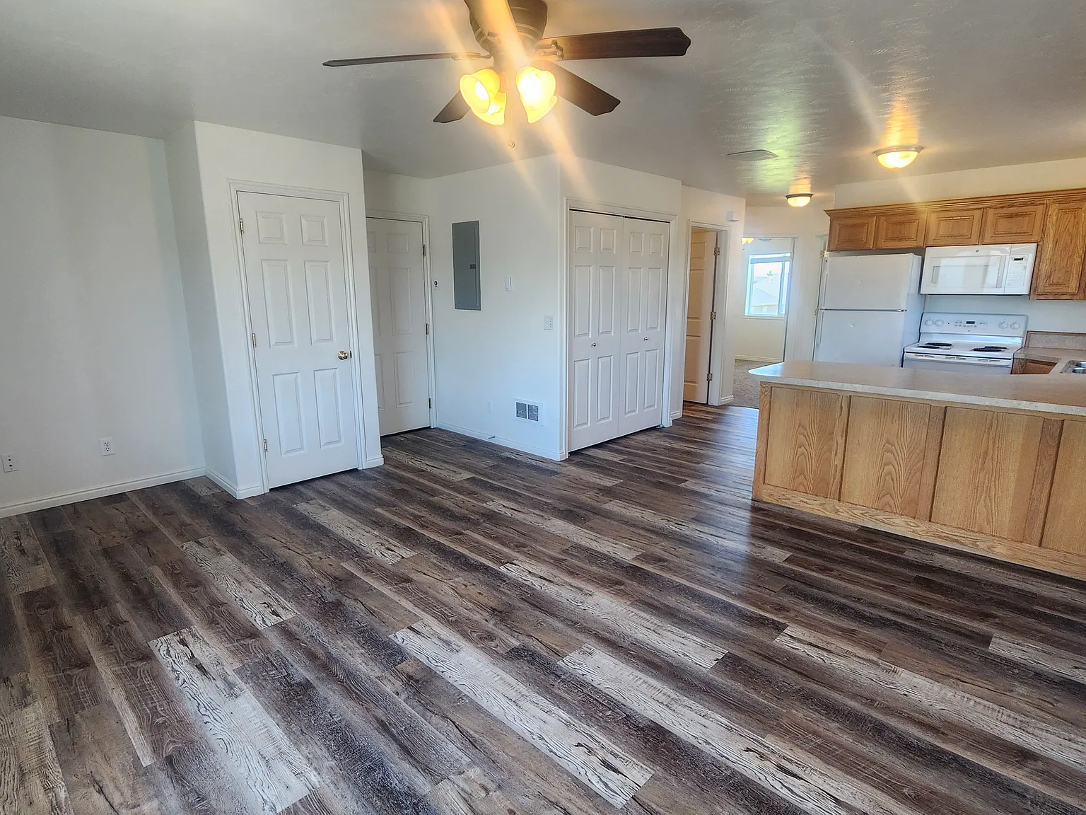 2 bed, 1150 sqft, $1,300 — Photo 2