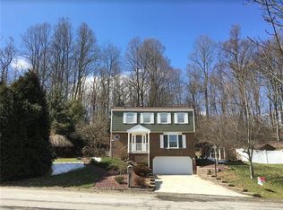105 Aquillin Ct, Irwin, PA 15642