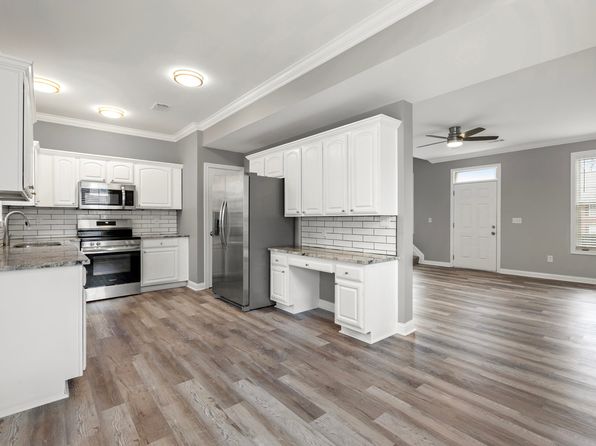 lexington-kentucky-446956486 picture