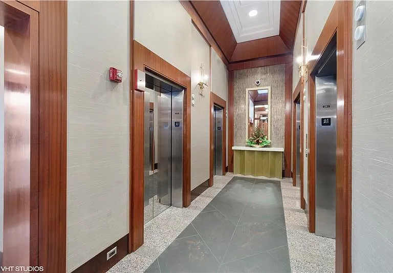 33 W Ontario St #31E — Photo 16