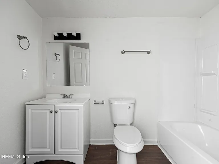 3250 Soutel Dr — Photo 12