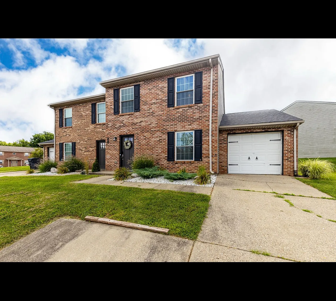 215 Barley Cir — Photo 1