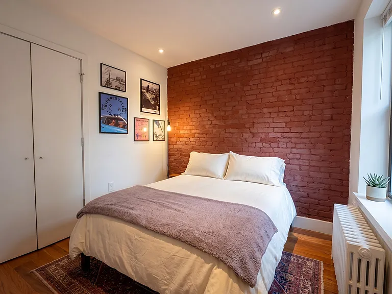 203 E 4th St #2 — Photo 6