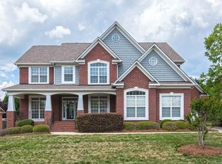 807 Carisbrooke Ln, Waxhaw, NC 28173
