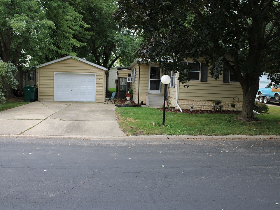 1st image of 92 Oak Ave