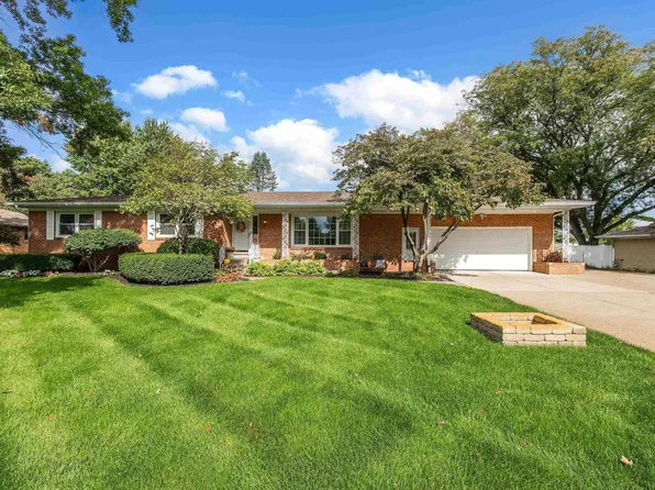2502 E 41st St, Davenport, IA 52807