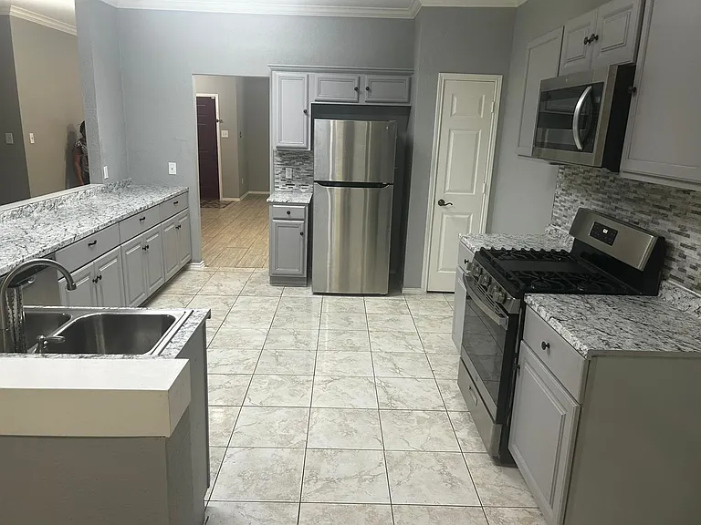 12637 Black Cherry Ln — Photo 3