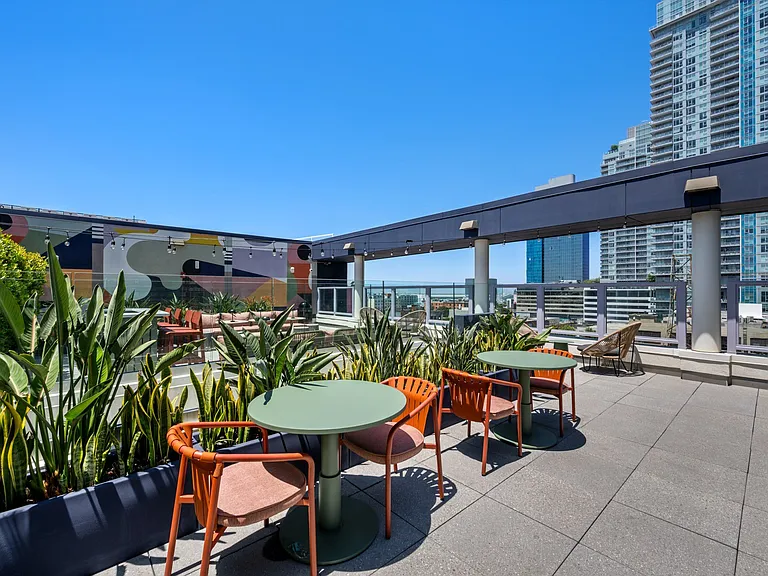 Sundeck Lounge at G12 Apartments in Los Angeles, CA 90015
