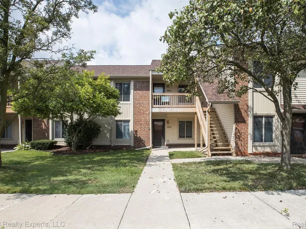 17917 Phyllis St, Roseville, MI 48066