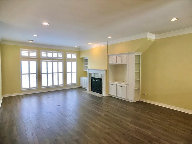 2104 Bancroft St — Photo 26