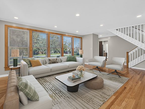 3rd image of 471 E 15th Pl
