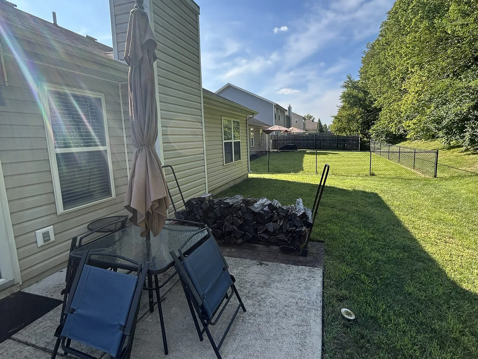 3 bed, 1600 sqft, $1,900 — Photo 4