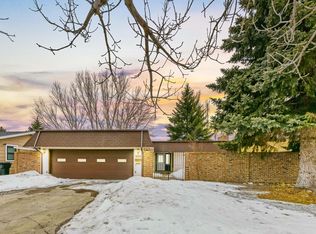 328 Rose Ln, Williston, ND 58801