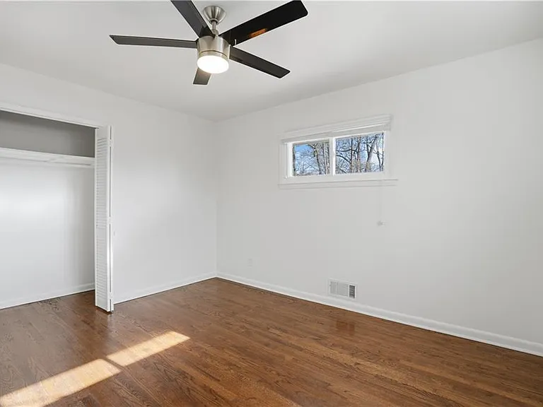 2467 Elmwood Cir SE — Photo 27