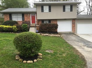 8304 Friendly Ct, Ooltewah, TN 37363