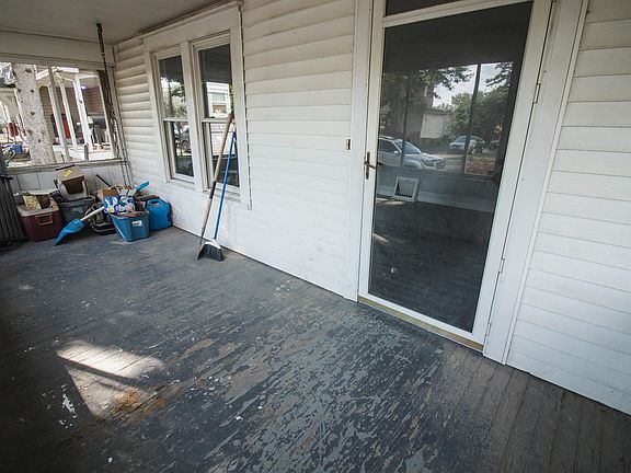 3rd image of 411 E Franklin St