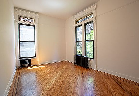 3rd image of 156 8th Ave APT 2R