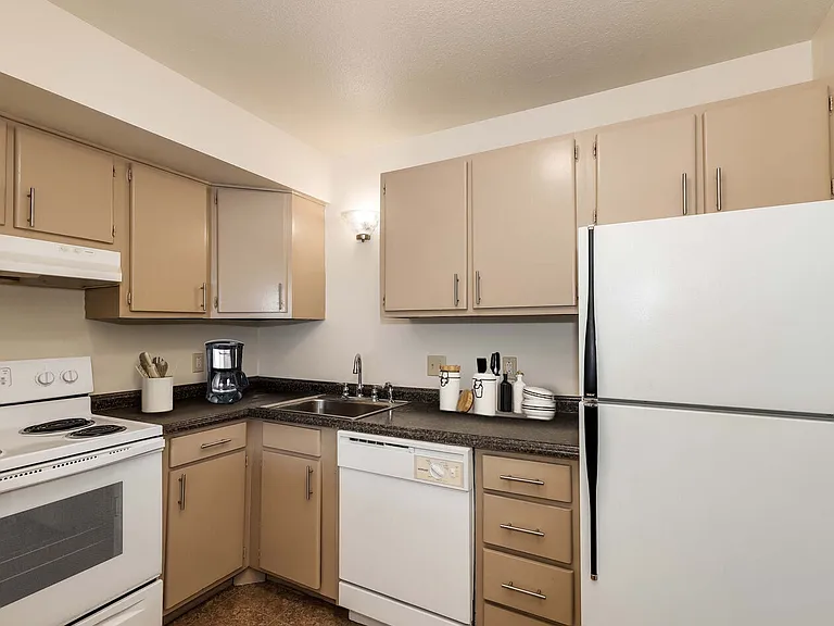 Andover Apartments — Photo 24