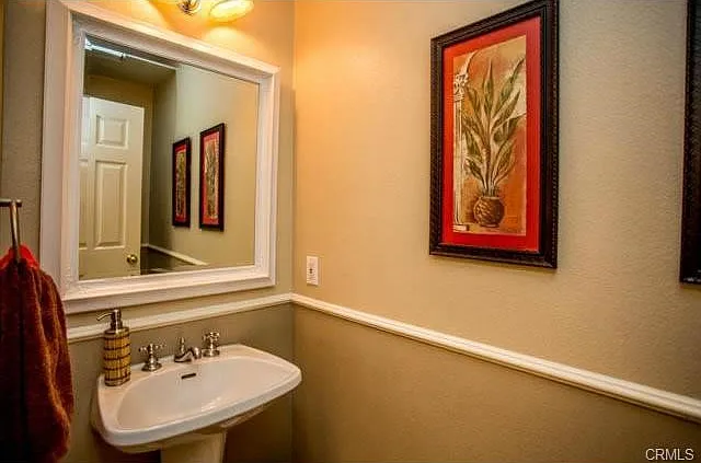 26441 Mikanos Dr — Photo 7