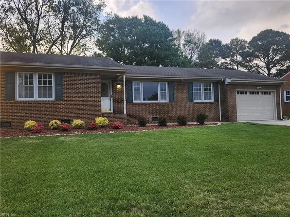 1633 Guthrie St, Virginia Beach, VA 23464
