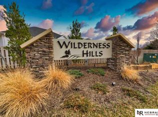 9837 Keystone Dr, Lincoln, NE 68516