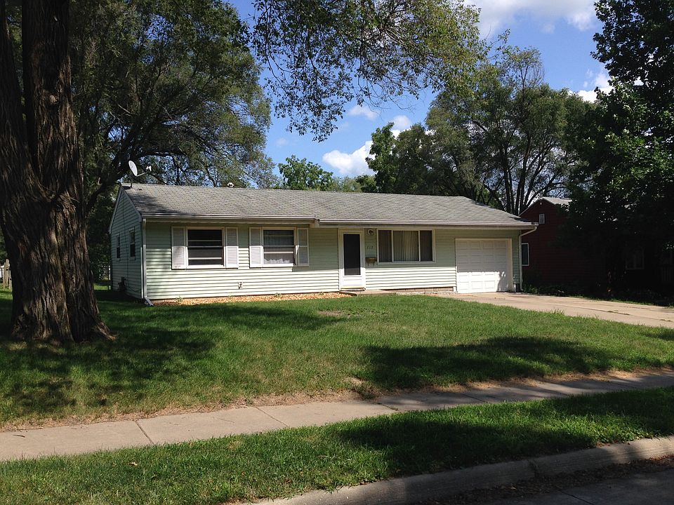 1st image of 717 6th Ave