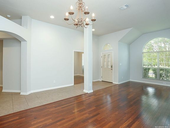 5th image of 3311 Fontenay