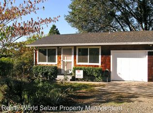 1490 Knob Hill Rd, Ukiah, CA 95482