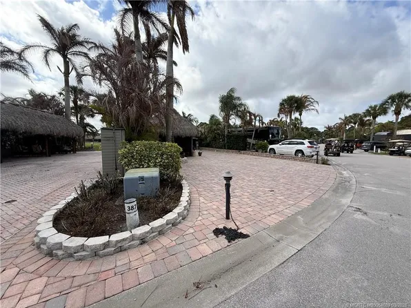 387 NW Boundary Dr, Port Saint Lucie, FL 34986