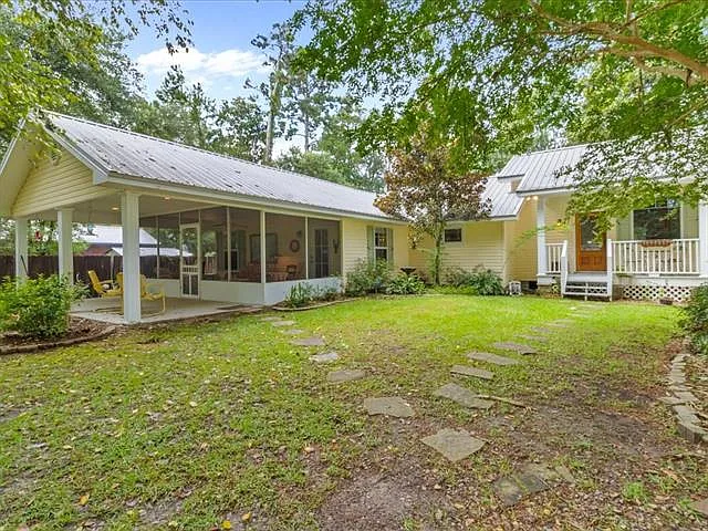 2 bed, 2.5 bath, 2682 sqft, $1,700 — Photo 3