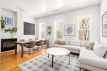 418 Henry Street, #4