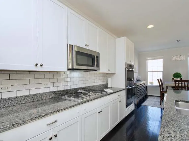 7812 Crescent Park Dr — Photo 5