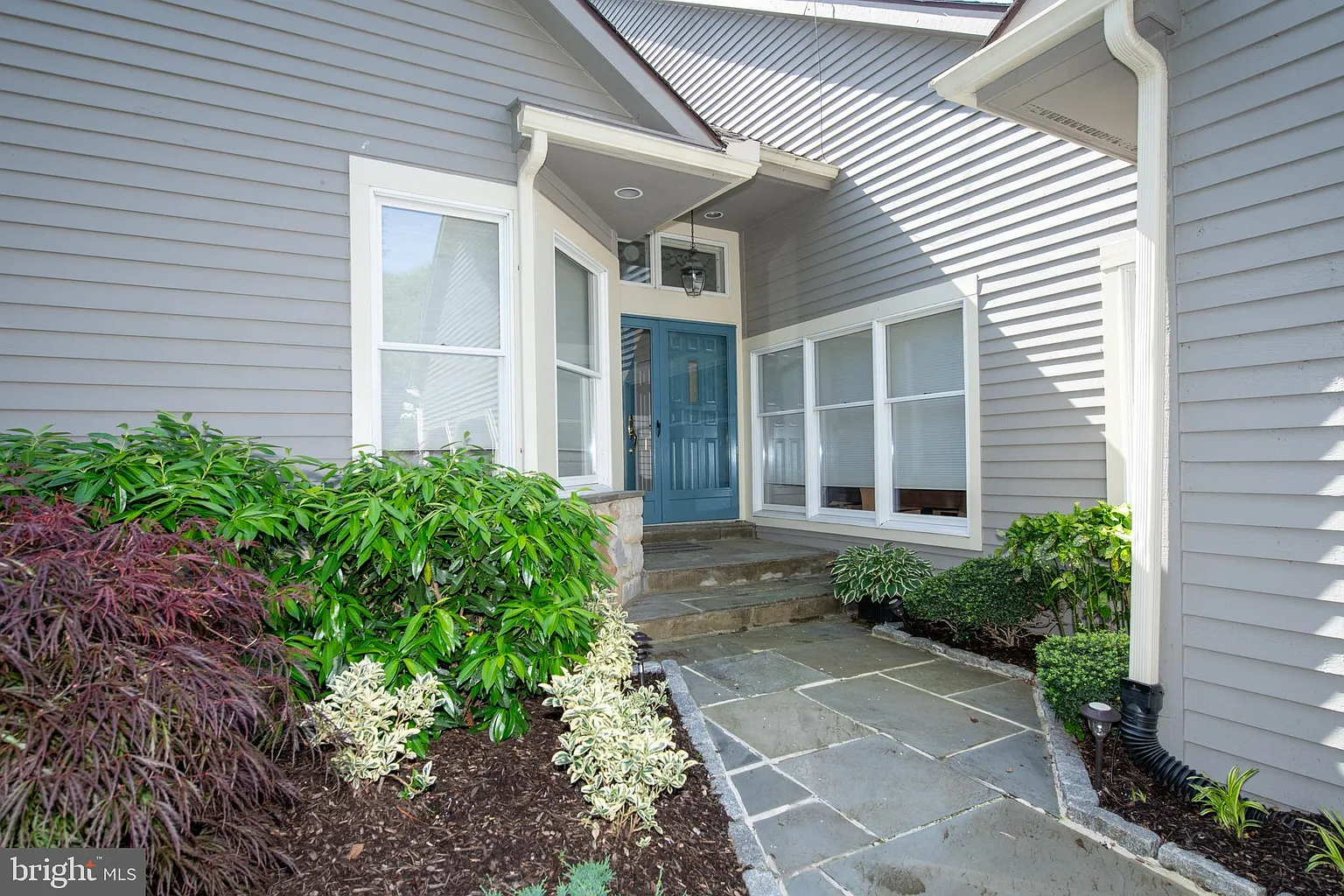 657 Hidden Pond Ln photo 1