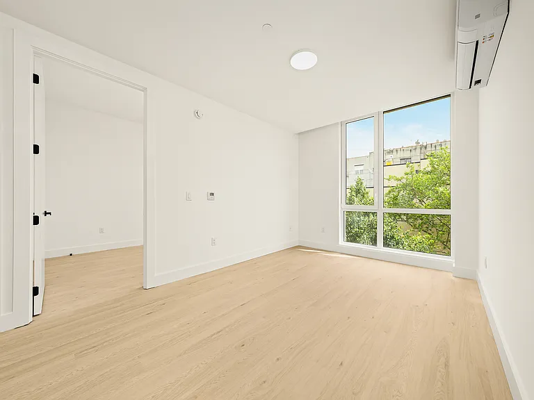 733 Lincoln Pl #1307 — Photo 4