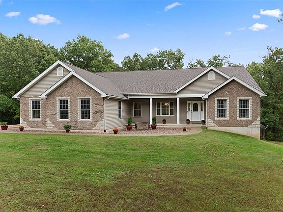 2nd image of 429 Winding Woods Dr