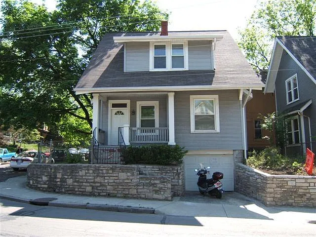 3 bed, $1,495 — Photo 2
