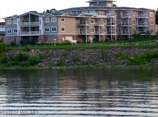 1215 N Lakeshore Dr, Lake City, MN 55041