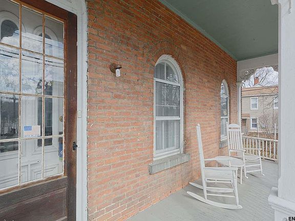 3rd image of 787 Hudson Ave