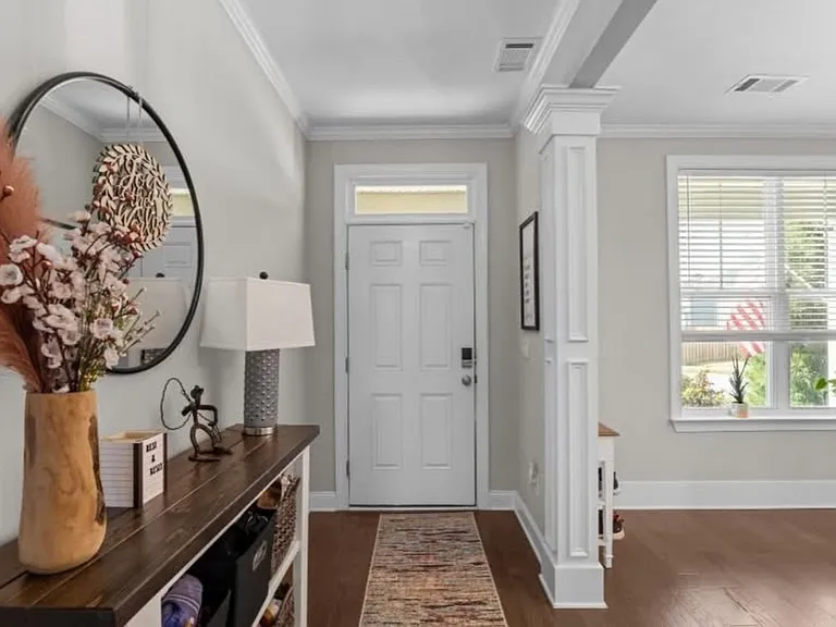 3110 Wayne Dr — Photo 2