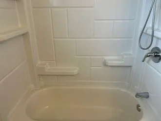 Main bath tub