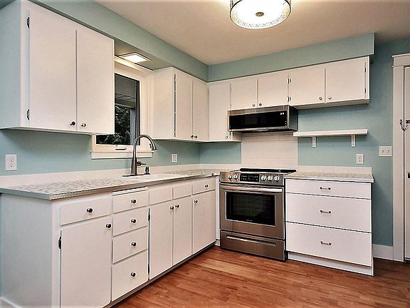 4th image of 771 Furman Ave