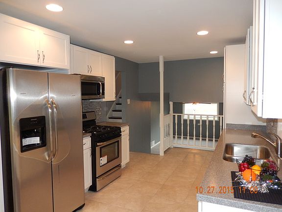 5th image of 1029 E 168th Pl