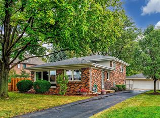 2211 S Wolf Rd, Des Plaines, IL 60018
