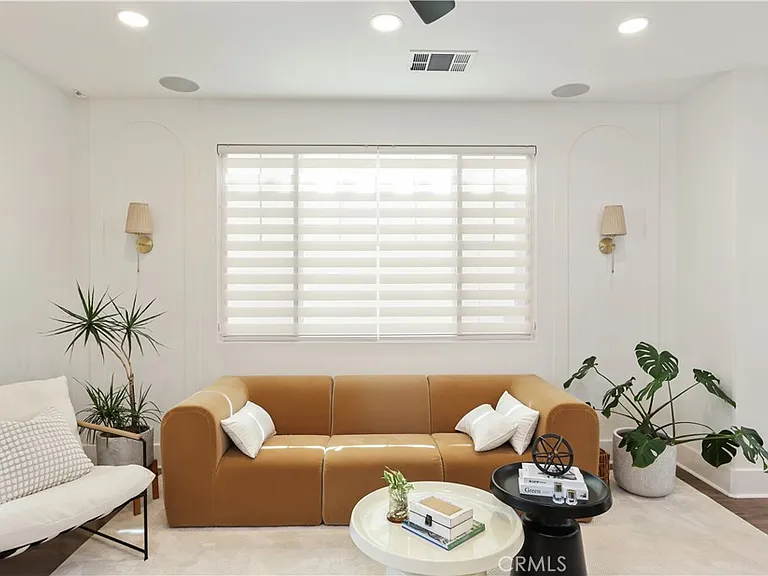 793 Banyan Way — Photo 1