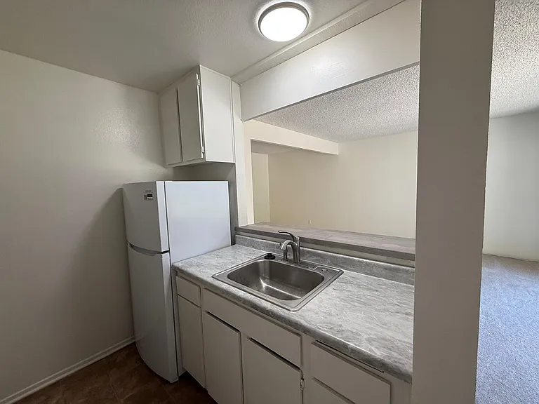 153 Streamwood — Photo 4