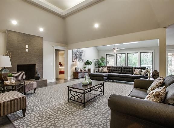 5th image of 2716 W Prairie Creek Dr