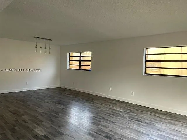 3 bed, 3.5 bath, 1731 sqft, $2,700 — Photo 2