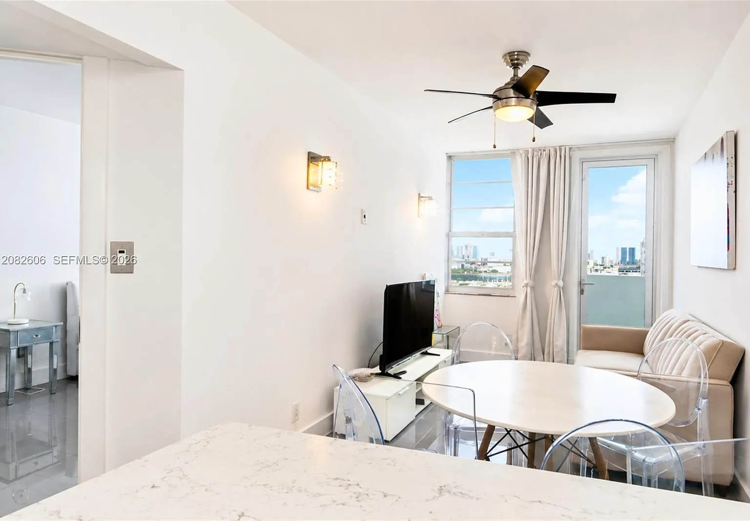 The Decoplage Condo — Photo 3